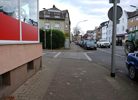 In diese Richtung darf dieser gemeinsame Rad- und Fußweg nicht befahren werden