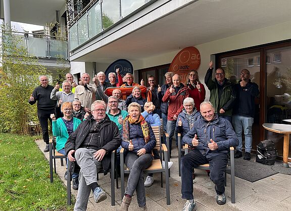 21 Rikscha-Piloten des ADFC Hattingen ließen sich zum Ersthelfer ausbilden 21 Rikscha-Piloten des ADFC Hattingen ließen sich zum Ersthelfer ausbilden