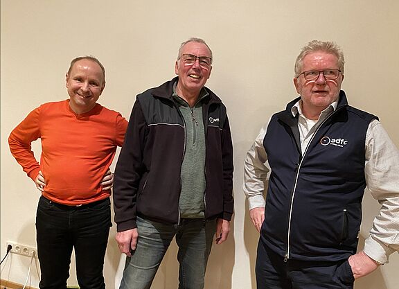 Der Vorstand steht zur Wahl Der Vorstand steht zur Wahl