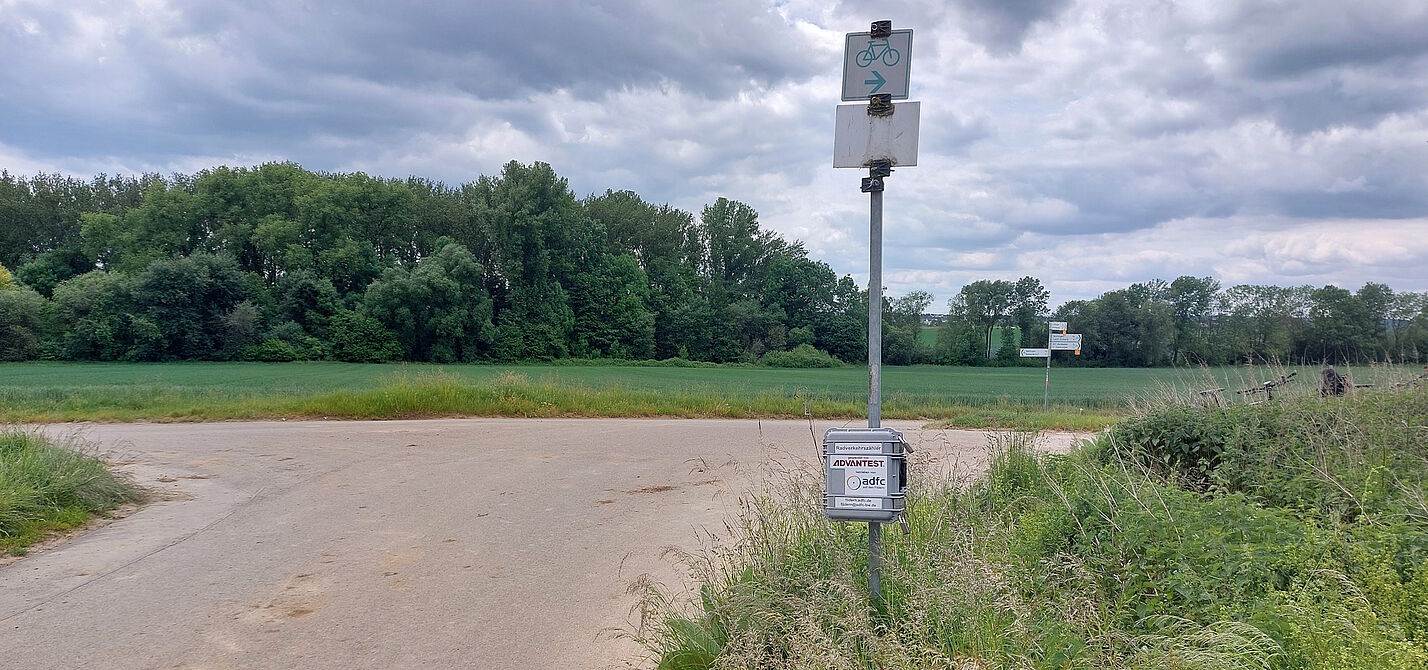Radverkehrszähler an der Flughafenumfahrung in Filderstadt Radverkehrszähler an der Flughafenumfahrung in Filderstadt