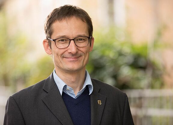 pressebild-katzenstein.jpg Portrait Hermino Katzenstein MdL