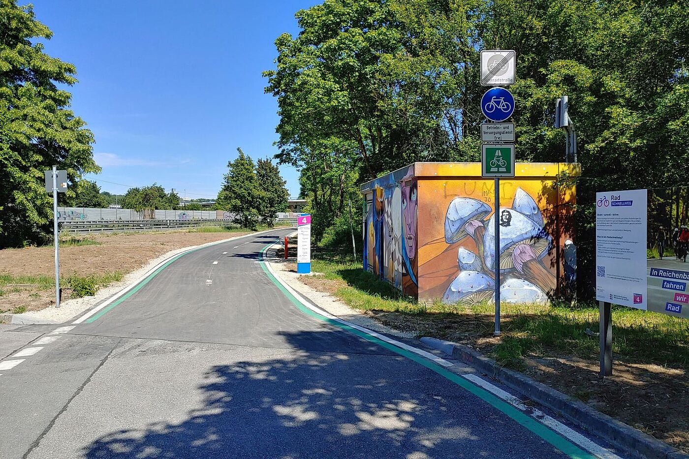Neuer Abschnitt RS4: am Bahnhof Reichenbach Neuer Abschnitt RS4: am Bahnhof Reichenbach