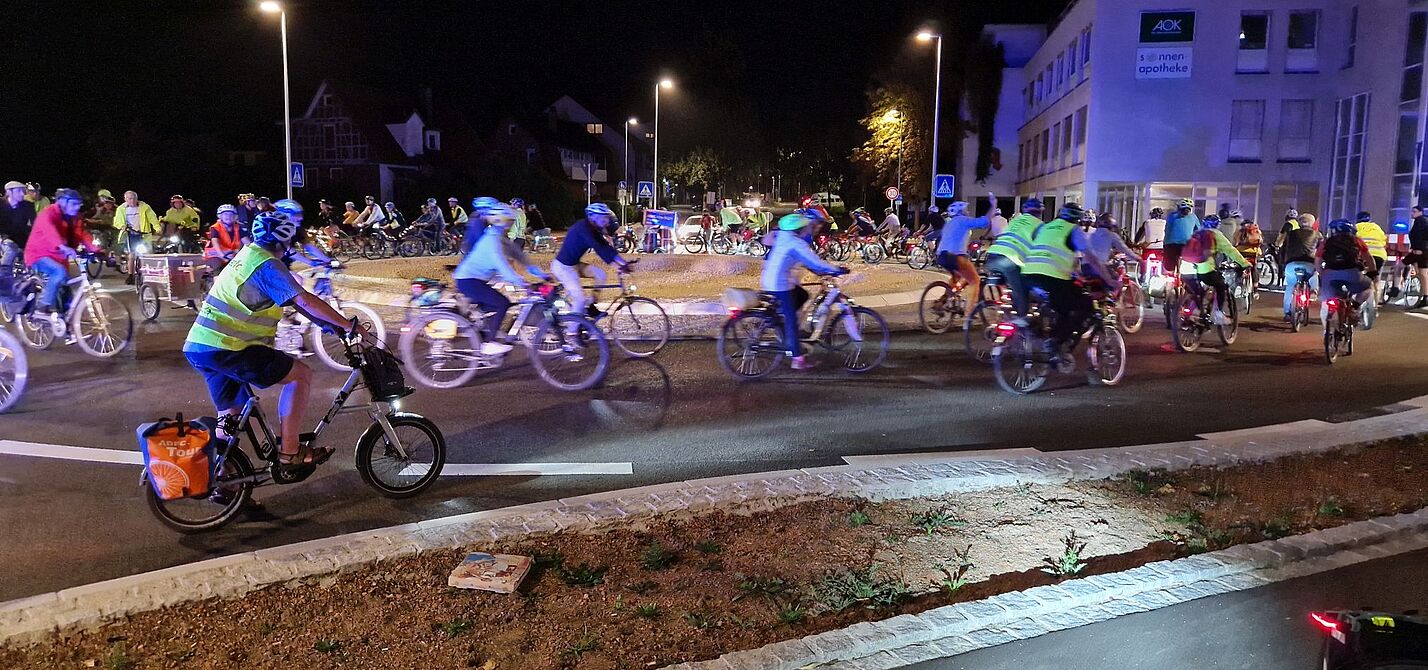 ADFC-BikeNight 2023 (im Eislinger "Hirschkreisel") ADFC-BikeNight 2023 (im Eislinger "Hirschkreisel")
