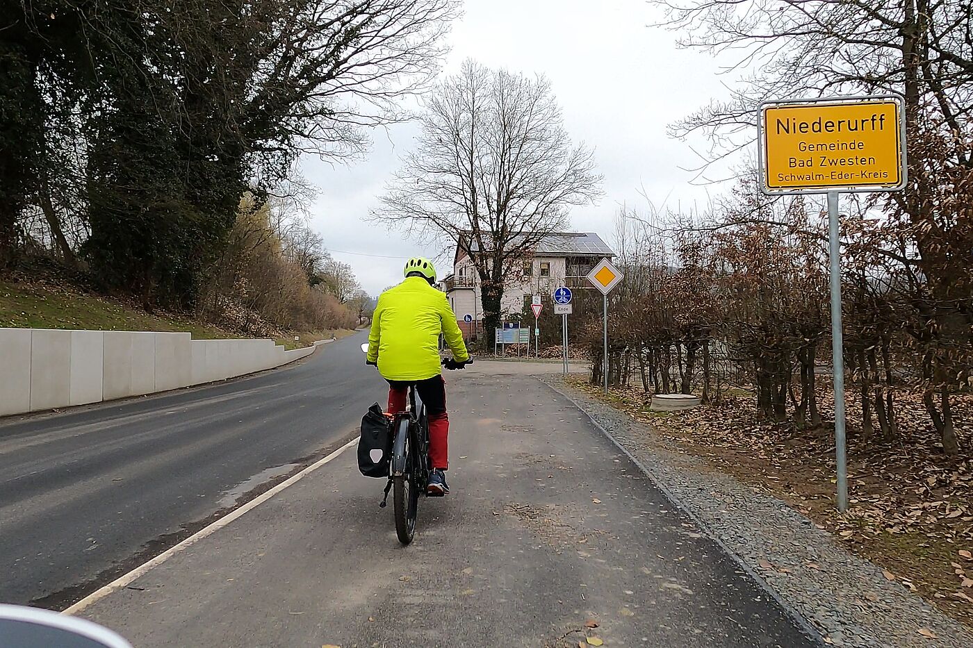 Neubau R4/Schwalmradweg Bischhausen - Niederurff Neubau R4/Schwalmradweg Bischhausen - Niederurff