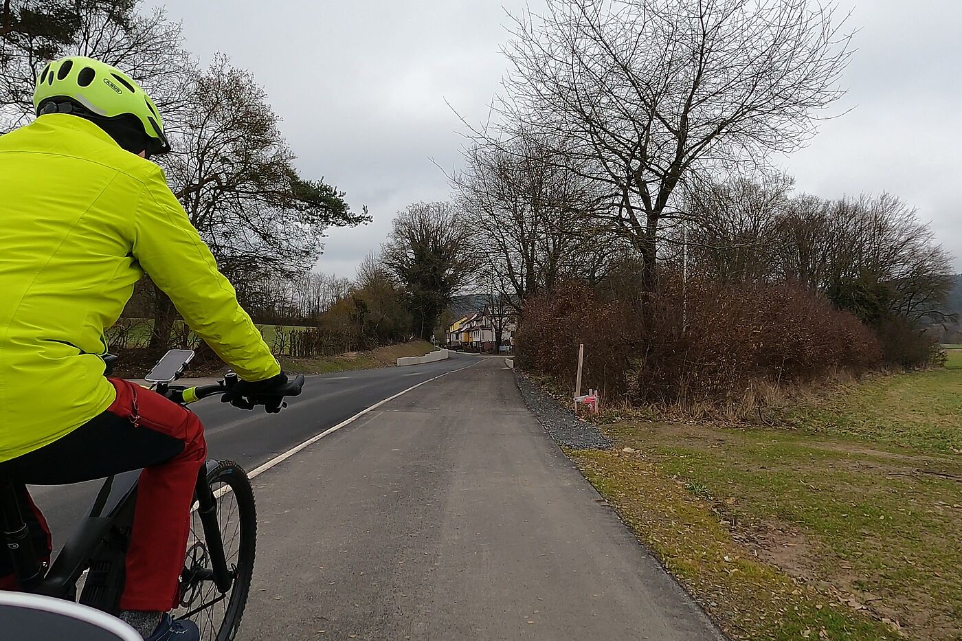 Neubau R4/Schwalmradweg Bischhausen - Niederurff Neubau R4/Schwalmradweg Bischhausen - Niederurff