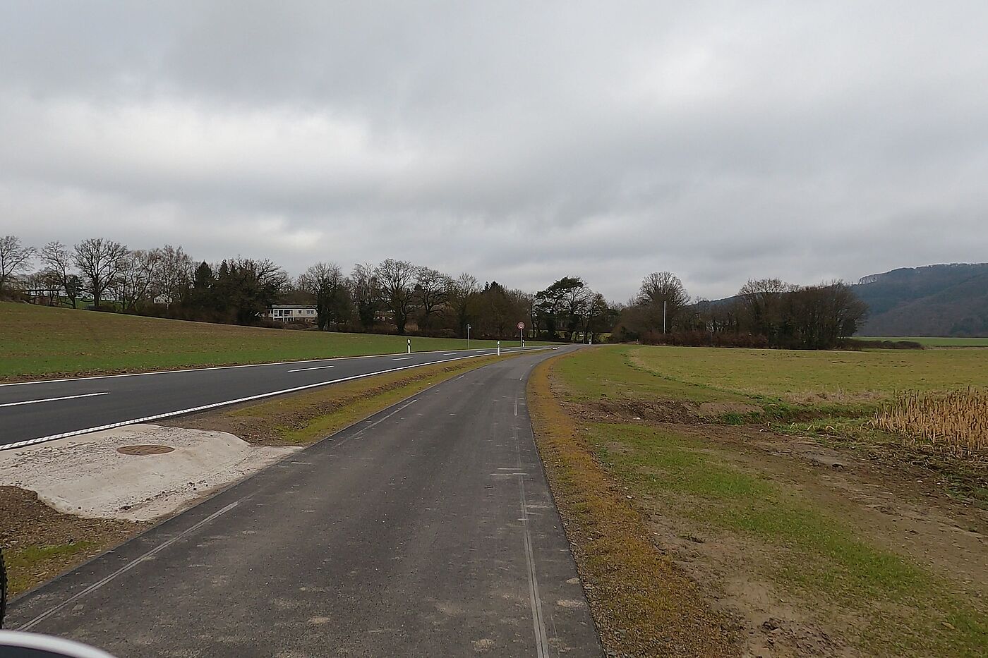 Neubau R4/Schwalmradweg Bischhausen - Niederurff Neubau R4/Schwalmradweg Bischhausen - Niederurff