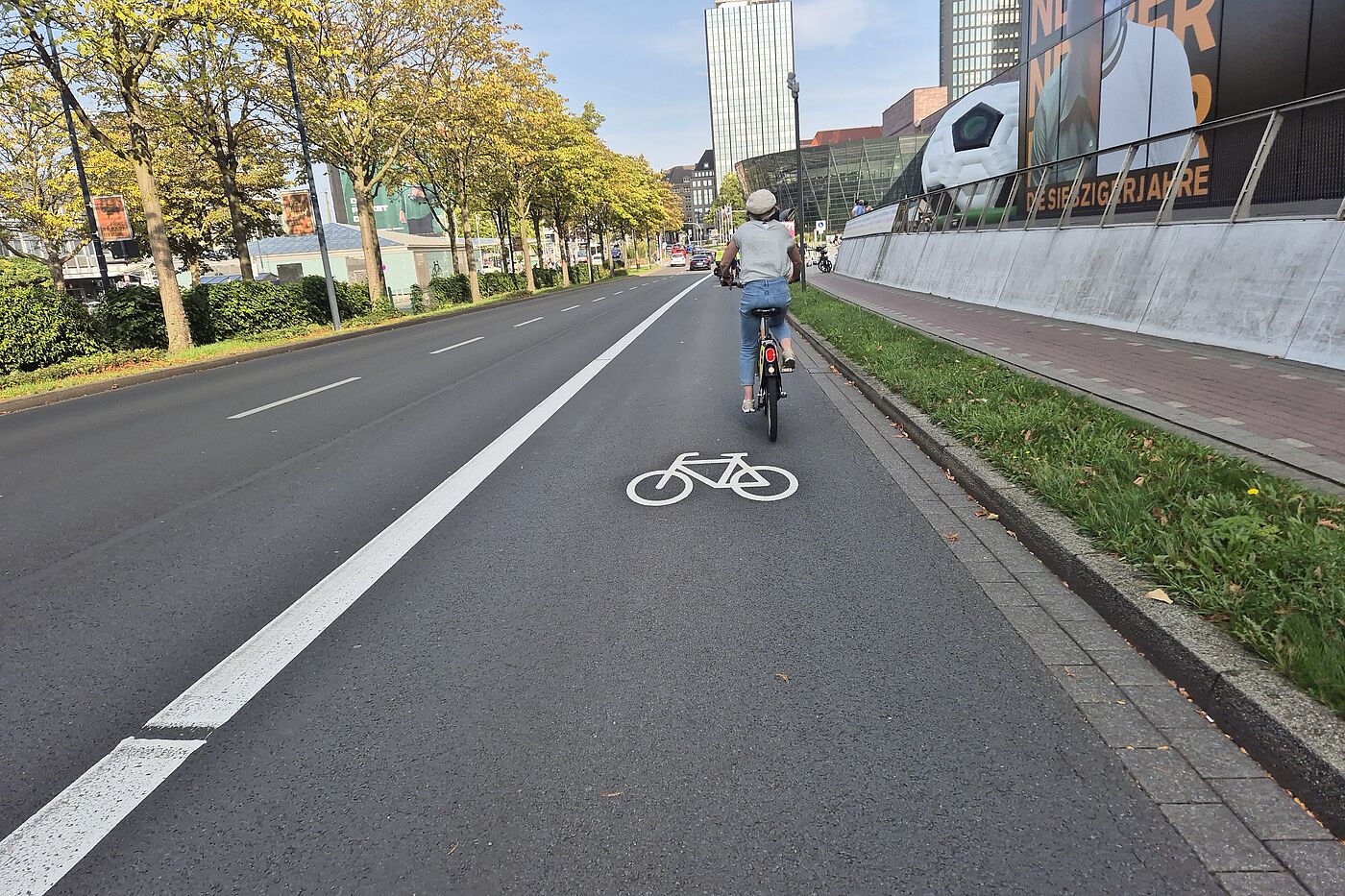 2025-09_Exkursion_Mobilitaet_Dortmund__ADFC_NRW Radfahrstreifen.