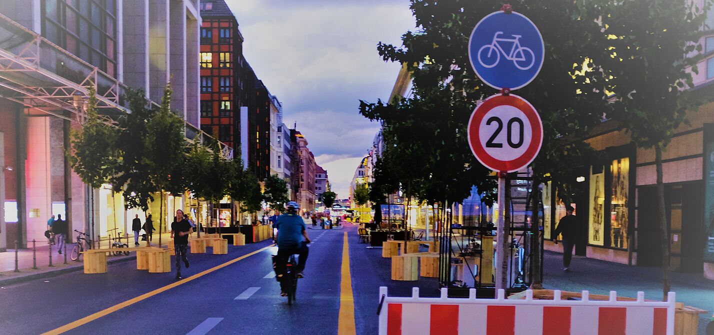 Friedrichstrasse_Berlin_Verkehrsversuch_ADFC-NRW Friedrichstrasse_Berlin_Verkehrsversuch_ADFC-NRW