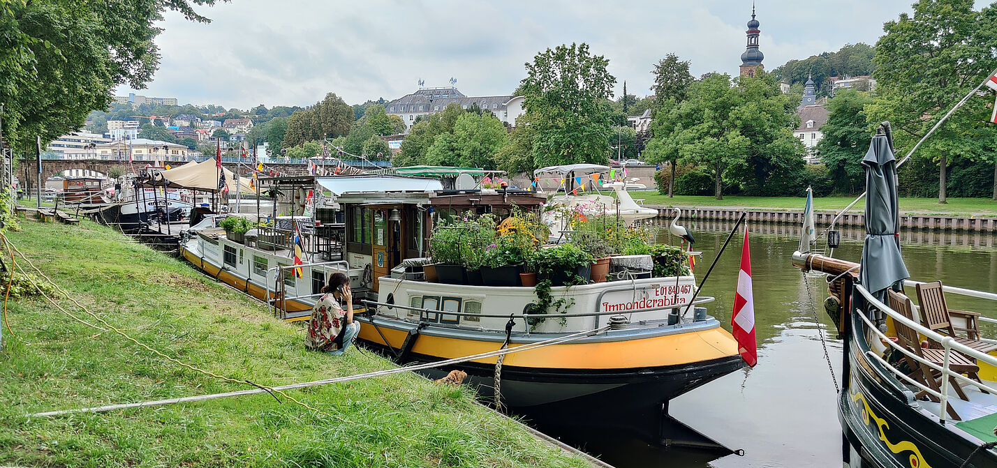 Schiff_am_Saarufer_UK Schiff am Saarufer